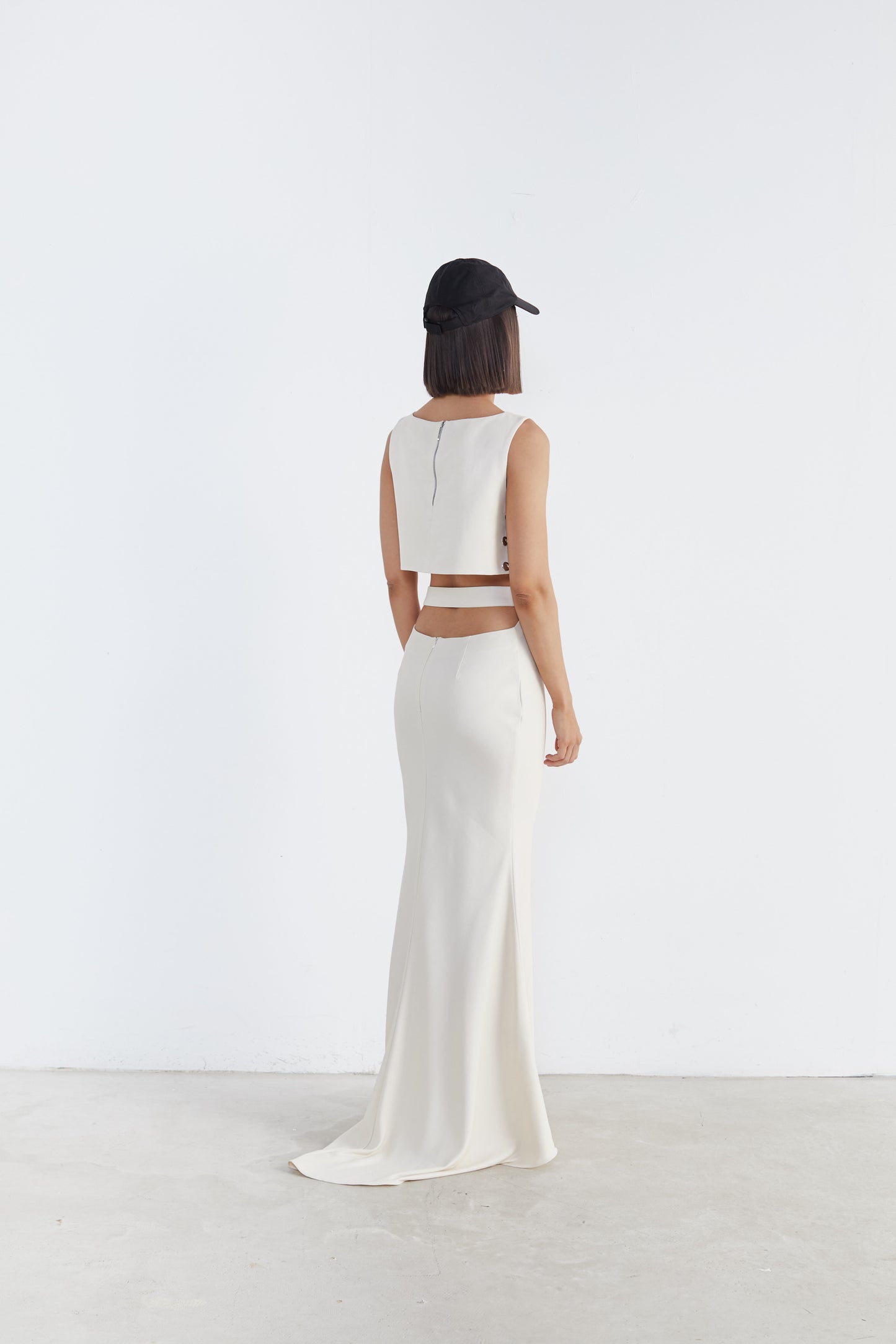 Graceful Curves: White Mermaid Skirt